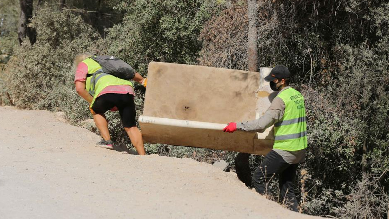 Cennet Koyu’nda yapılan temizlikte koltuk bile çıktı!