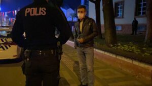 Covid-19 hastası sürücü alkollü ve ehliyetsiz yakalandı