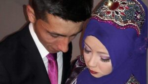 Eşini öldürüp kayınvalidesini yaraladı, kaçmaya çalışırken çaya düştü