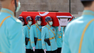 Eski CHP’li vekil Şahin Mengü için TBMM’de tören düzenlendi