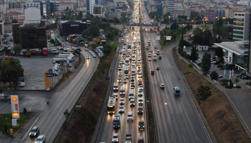 Haftanın ilk iş gününde İstanbul trafiğinde son durum (20 Eylül 2021)