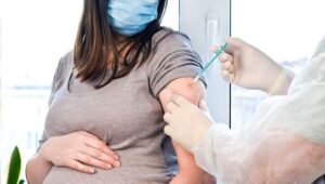 Hamileler için Covid-19 rehberinde “aşı” güncellemesi yapılacak