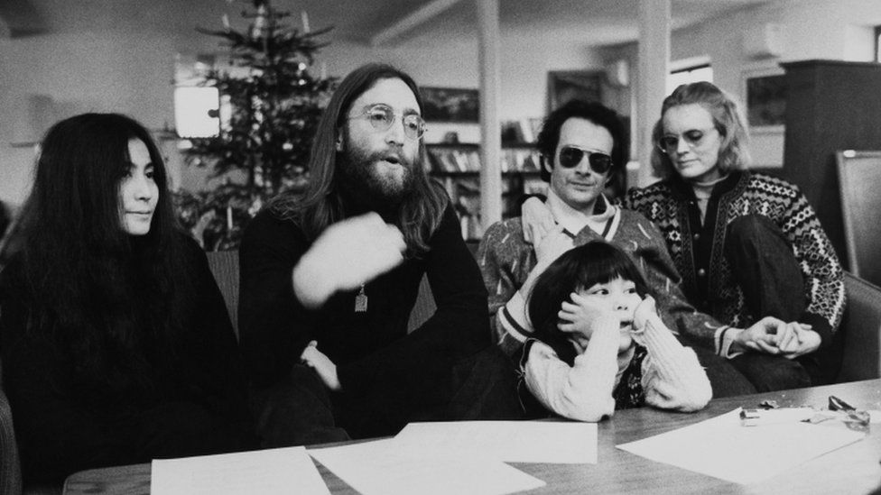 John Lennon ve Yoko Ono’ya ait nadir kayıt açık artırmaya çıkacak; 50 bin dolara satılabilir