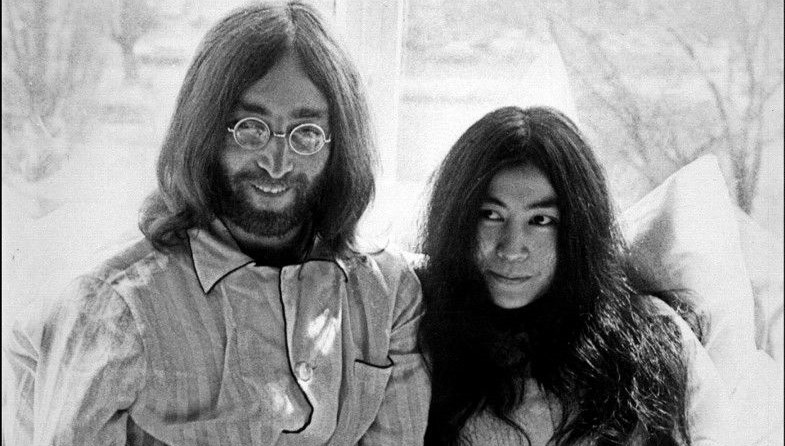 John Lennon’ın hiç duyulmamış şarkı kaydı açık artırmaya çıkarılıyor