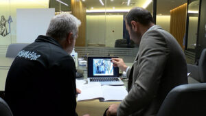 Metrobüste ‘maske tak’ uyarısı kör etti!