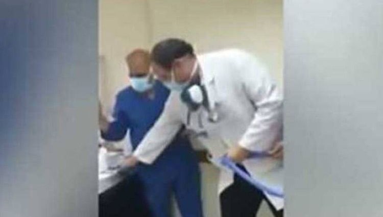 Mısır’da hemşireden köpeğine secde etmesini isteyen doktor gözaltına alındı