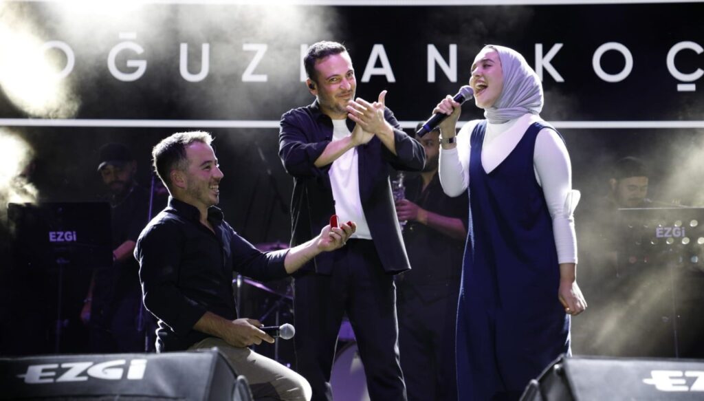 Oğuzhan Koç konserinde sürpriz evlilik teklifi