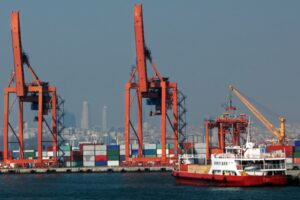 Plastik hammaddenin en az yüzde 30’luk kısmının geri dönüştürülmüş olması gerekiyor