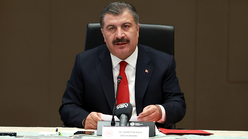Sağlık Bakanı Koca: Üniversiteler dahil okulların asla kapanmayan kurumlar olması konusunda ısrarlıyız