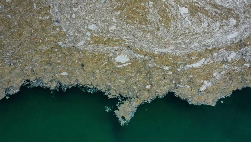 Uzmanlar uyardı: Akdeniz gittikçe kahverengileşiyor