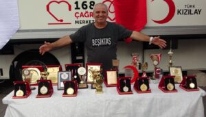 6 dünya rekoru kırdı: Emin Şahin, 420. kan bağışını gerçekleştirdi