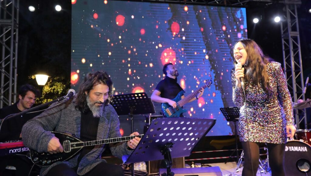 Ankara’nın başkent oluşunun 98’inci yılı kutlamalarında saz ile caz buluştu