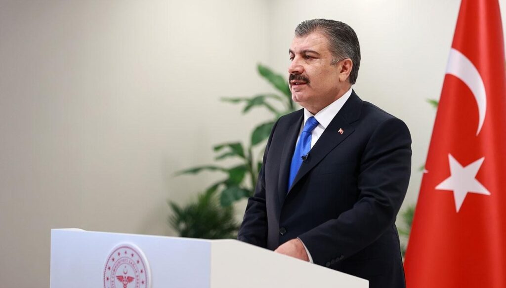Bakan Koca’dan üniversite öğrencilerine aşı çağrısı: Vakaların yüzde 40’ı 23 yaş altı