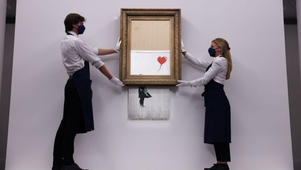 Banksy kendi rekorunu kırdı: ‘Parçalanan’ esere 18,5 milyon sterlin