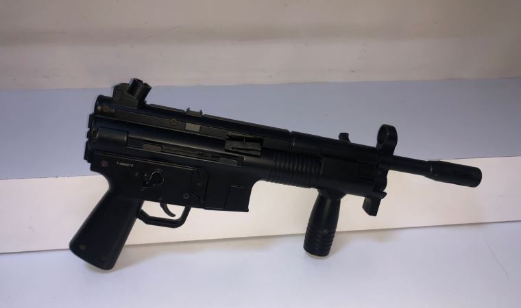 Beyoğlu’nda molozların arasında otomatik silah MP5 bulundu