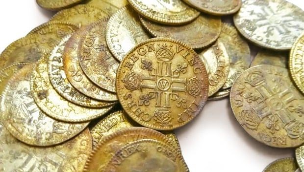 Bir malikenin duvarlarında gizlenen Fransız Devrimi öncesine ait altınlar rekor fiyata satıldı