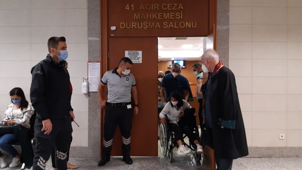 Boşanma aşamasındaki eşini silahla vurduğu ve sakat bıraktığı iddiasıyla yargılanan sanığa 25 yıl hapis istemi