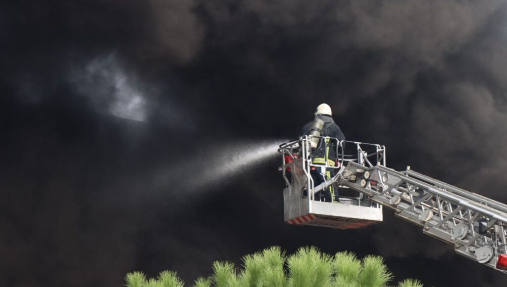 Bursa’da elyaf fabrikasında yangın