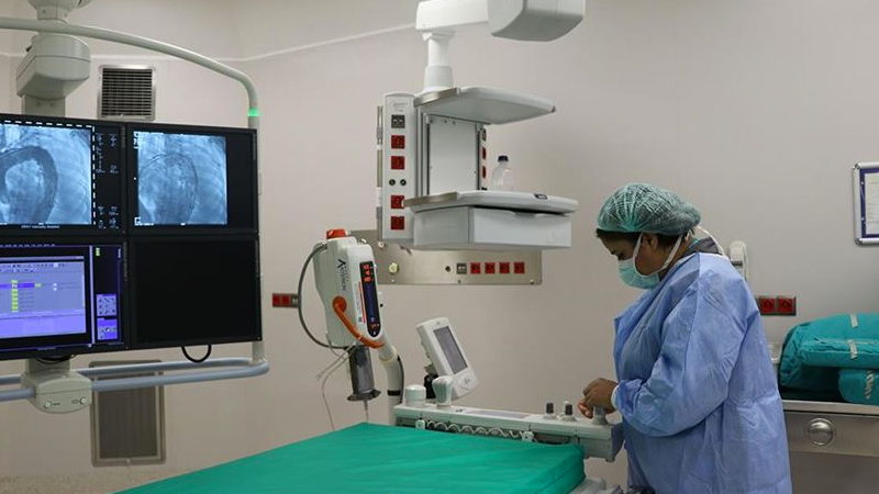 CHP’li Emir: Sağlık Bakanlığı, devlet hastanelerini zayıflatarak vatandaşın özel hastaneye gitmesini teşvik ediyor