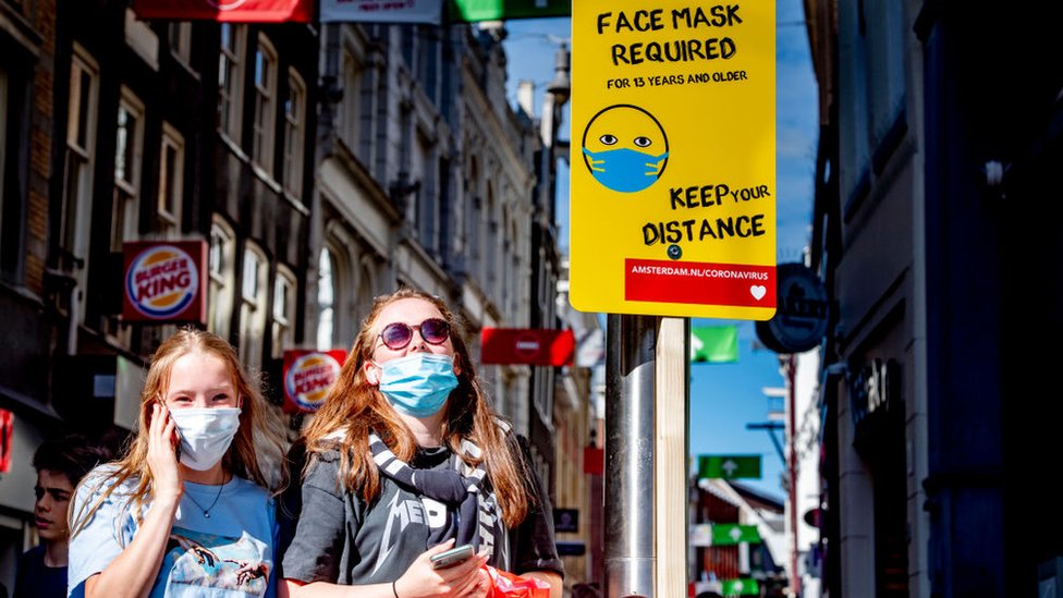 Covid: AB dışından Hollanda’ya gelen öğrencilere QR kodu engeli