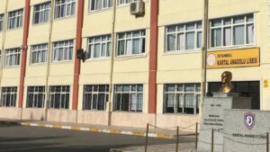 Devlet okulunda yabancı dil kitapları için ‘2 bin 800 TL kitap parası istendi’ iddiası