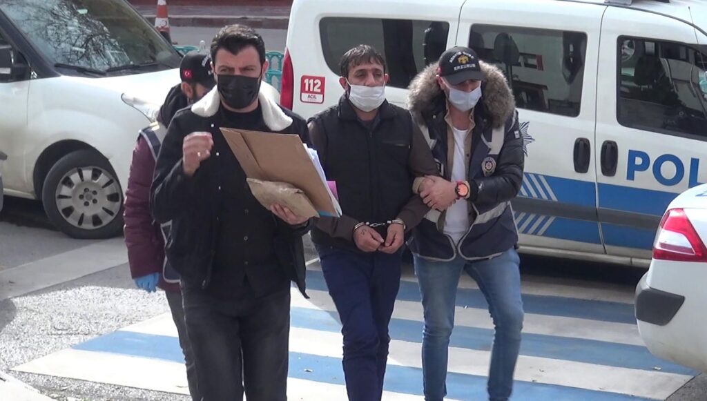 Erzurum’da baba dehşeti: 14 yaşındaki kızını 24 yerinden bıçakladı