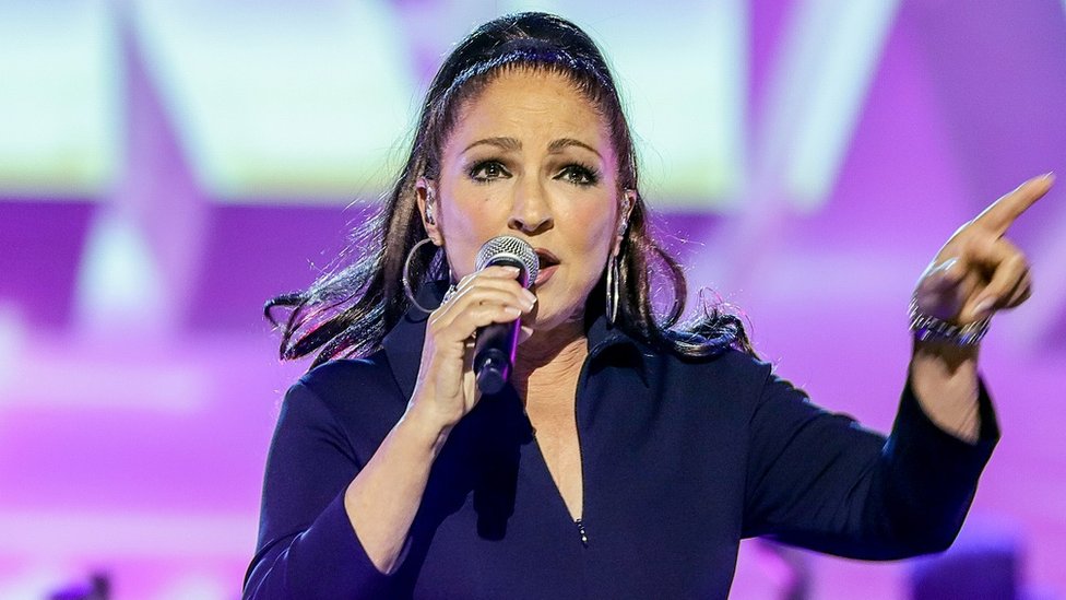 Gloria Estefan dokuz yaşındayken akrabasının tacizine uğradığını anlattı