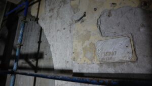 Haldun Taner Sahnesi’nin restorasyon çalışmalarında Osmanlıca mimar kitabesi bulundu