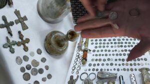 İstanbul’da dev operasyon! 227 parça tarihi eser ele geçirildi