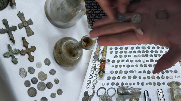 İstanbul’da dev operasyon! 227 parça tarihi eser ele geçirildi