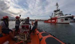 İtalya’da eski İçişleri Bakanı Salvini, göçmenleri denizde mahsur bırakmaktan yargılanıyor