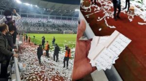 Kuran-ı Kerim’den konfeti yapıp sahaya attılar! Gözaltılar var