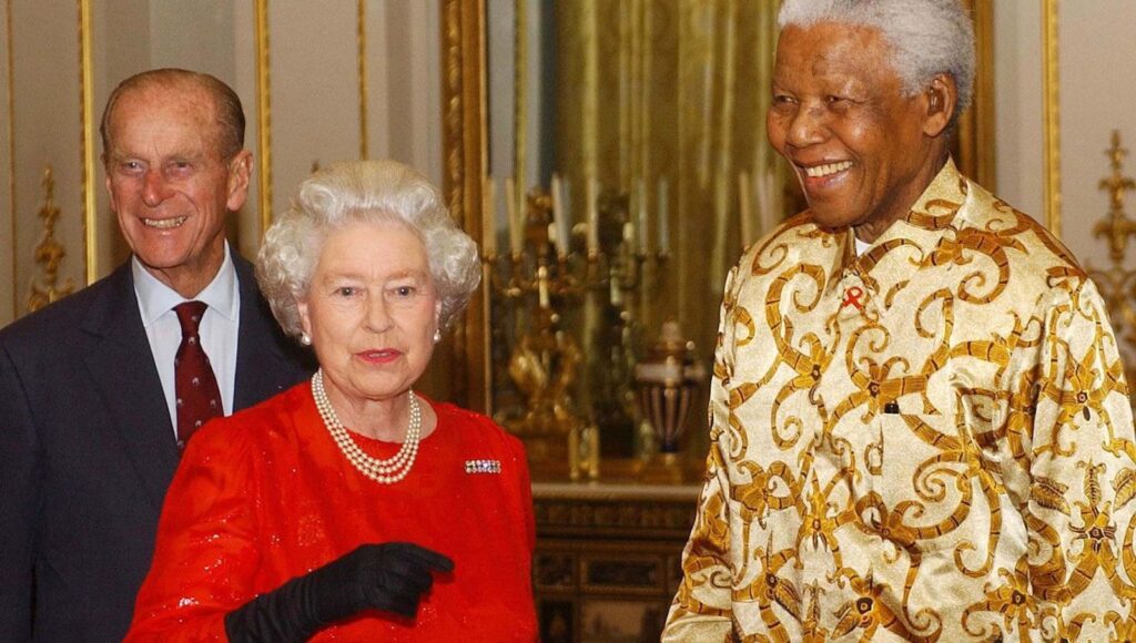 Nelson Mandela’nın eşyası müzayedede satılacak
