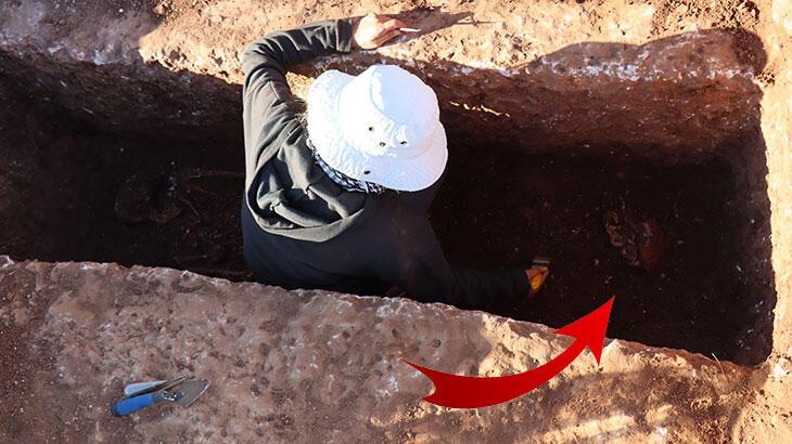 Perre Antik Kenti’ndeki kazılarda 1500 yıllık insan iskeletleri  bulundu