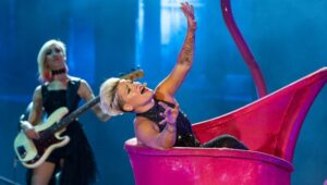 Pink, İngiltere’de şarkıları en çok çalınan şarkıcı oldu