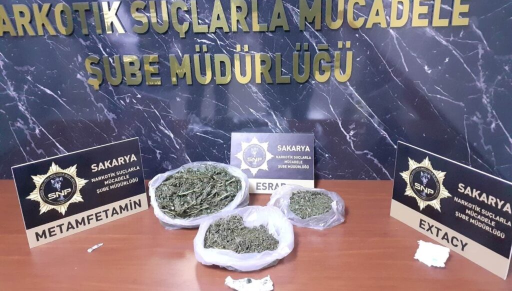 Sakarya’da uyuşturucu operasyonu: 40 gözaltı