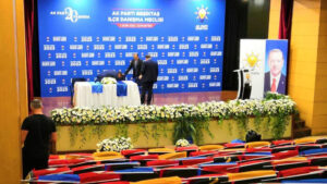 Sakıp Sabancı Anadolu Lisesi’nde “kaymakamlık isteğiyle” AKP toplantısı