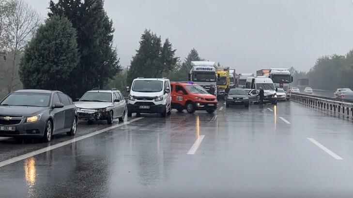 Son dakika… Anadolu Otoyolu’nda zincirleme kaza! 15 araç birbirine girdi