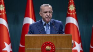 Son dakika… Cumhurbaşkanı Erdoğan’dan 10 büyükelçi açıklaması: Ben taarruzdayım