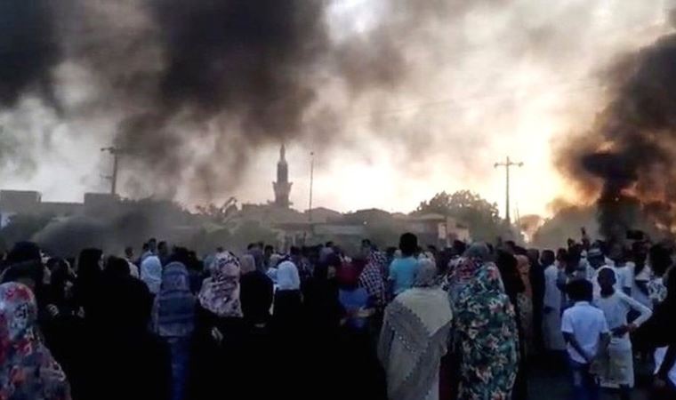 Sudan’da darbe girişimi: Başbakan ve en az dört bakan gözaltına alındı