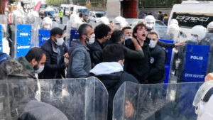 Tutuklamaların protesto edileceği Boğaziçi Üniversitesi’nde 6 öğrenci gözaltına alındı