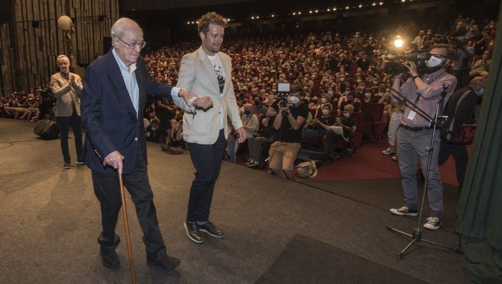 Usta oyuncu Michael Caine emekliye ayrıldı: Bacaklarım gücünü yitirdi
