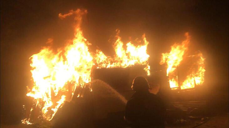 Yanan evindeki kulübede 70 bin TL’sini aradı