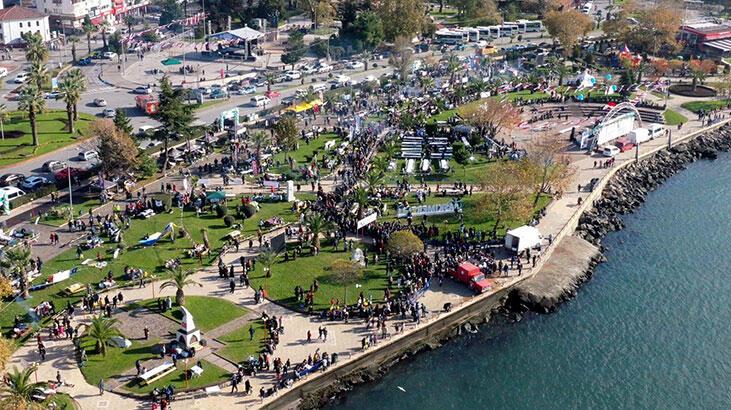 2002 metre uzunluğundaki mangalda 15 ton hamsi pişirdiler
