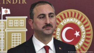 Adalet Bakanı Gül’den Soylu’ya “hukuk devleti” dersi