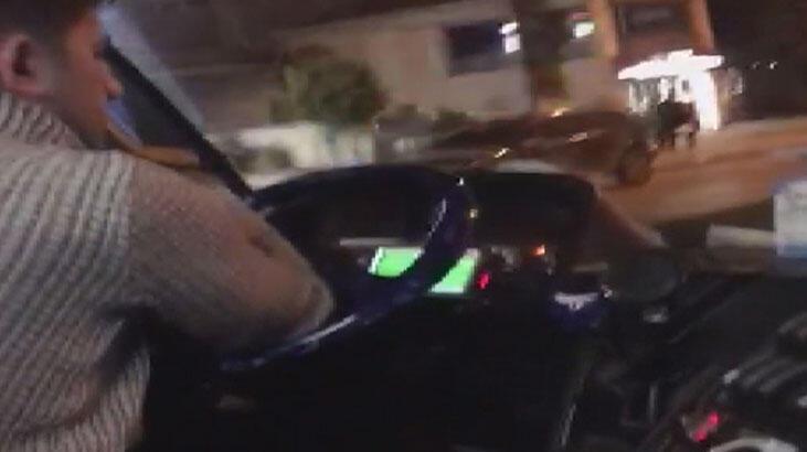 Akılalmaz olay! Direksiyon başında maç izledi