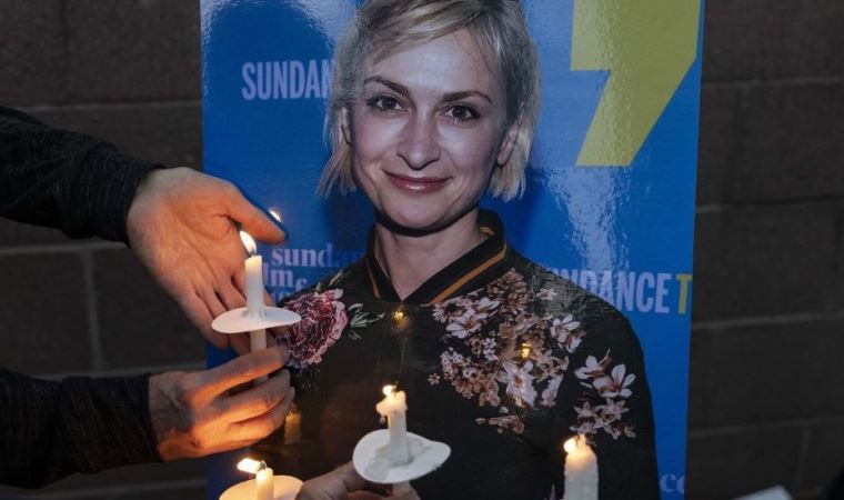 Alec Baldwin setindeki ölümlü kazaya dava: ‘Senaryoya göre silahın ateşlenmesi gerekmiyordu’