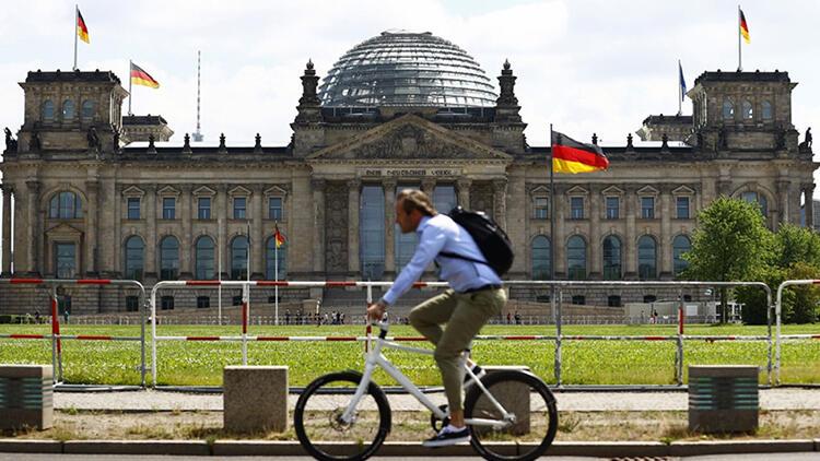 Almanya’da günlük Kovid-19 vakaları en yüksek seviyeye ulaştı