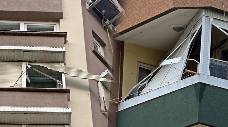 Antalya’da deprem korkusu yaşatan hortum mahalleyi savaş alanına çevirdi!