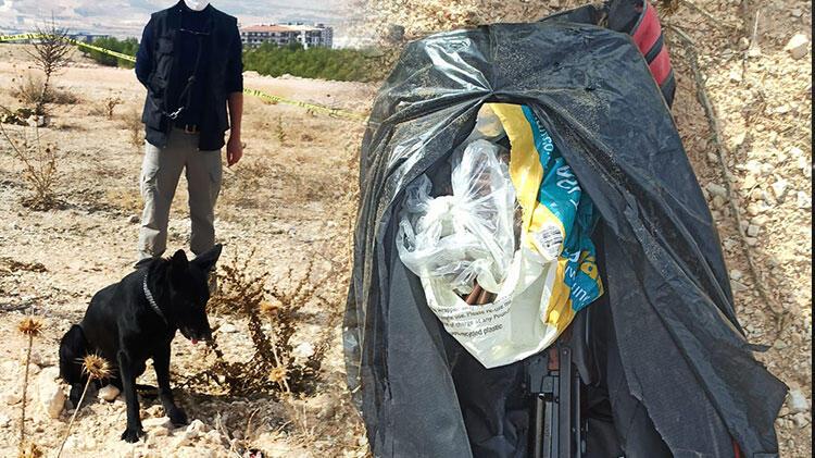 Araziye gömülü valizde silah ve bomba yapımında kullanılan kapsül ele geçirildi